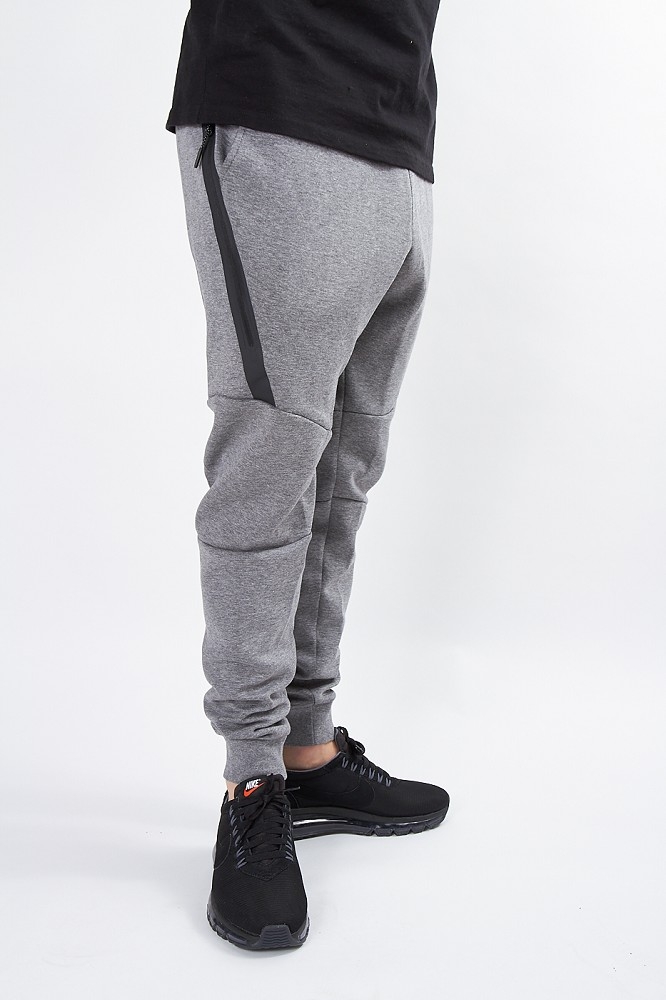 Black and grey nike tech fleece on sale