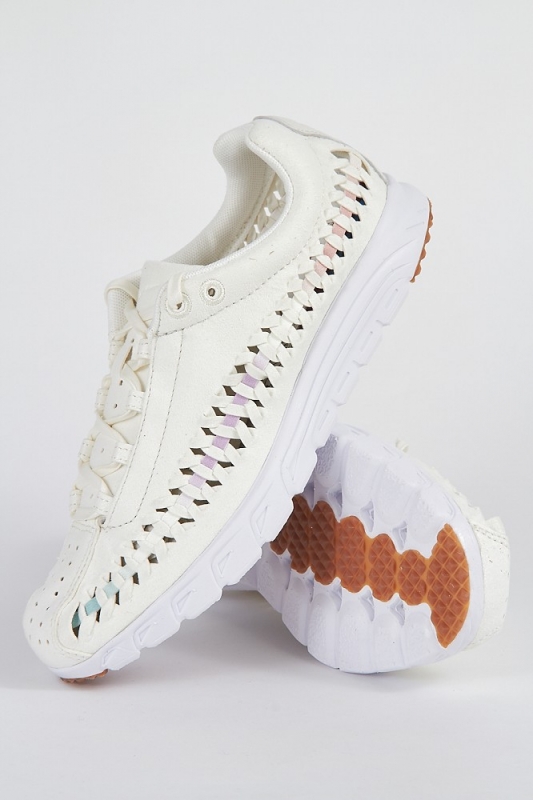 white nike mayfly