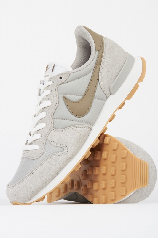 Nike Internationalist WMNS Palgreen Khaki Sneaker Footwear