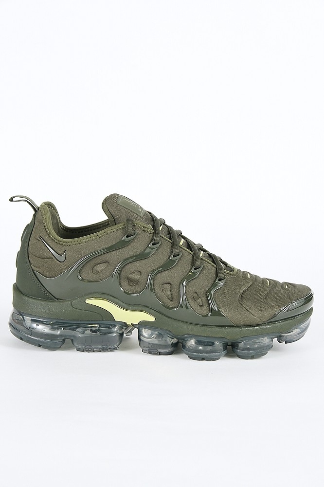 nike vapormax plus khaki