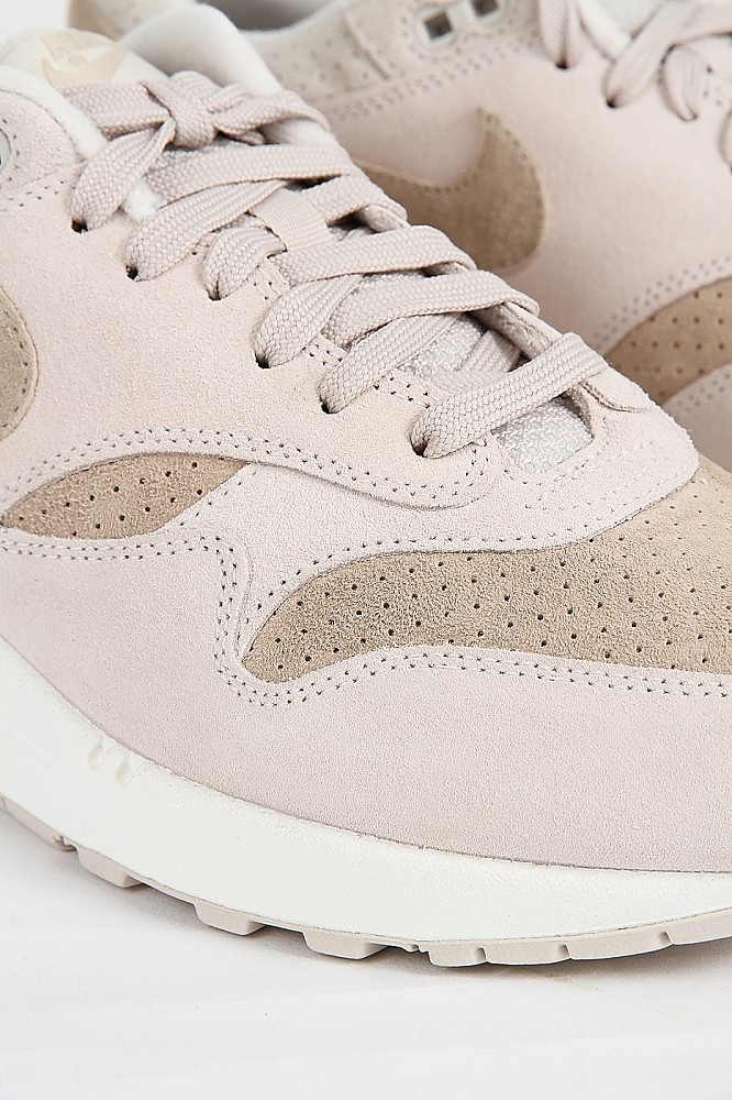 nike air max 1 desert sand